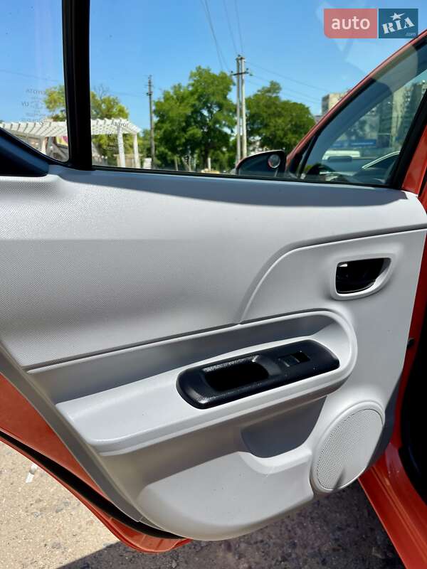 Хетчбек Toyota Prius C 2014 в Одесі