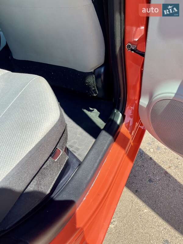 Хетчбек Toyota Prius C 2014 в Одесі