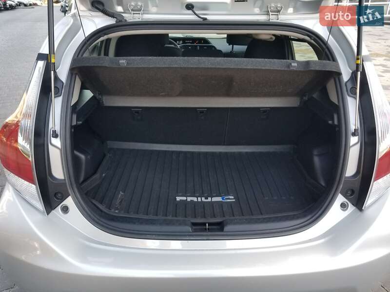 Хэтчбек Toyota Prius C 2016 в Одессе