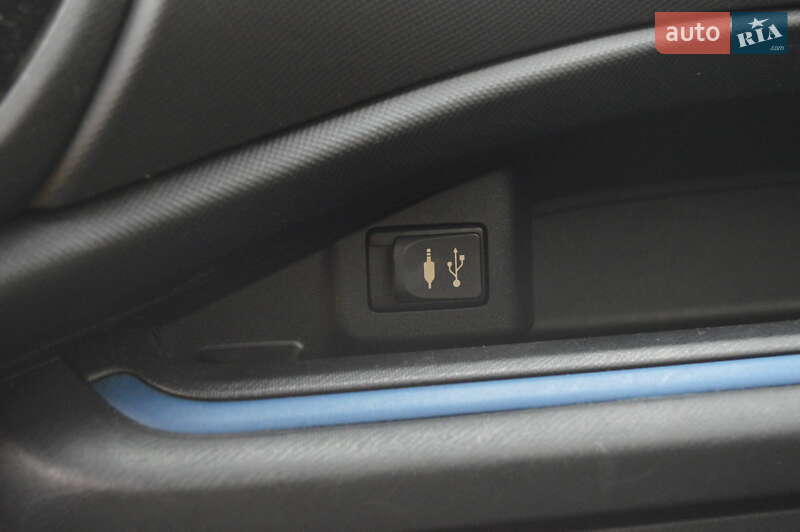 Хетчбек Toyota Prius C 2012 в Одесі