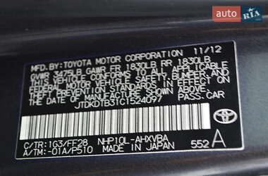 Хэтчбек Toyota Prius C 2012 в 
