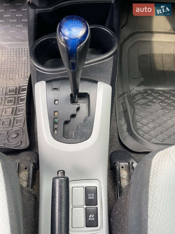 Хэтчбек Toyota Prius C 2013 в Львове