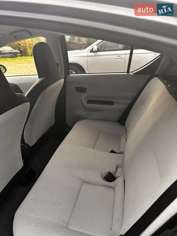 Хэтчбек Toyota Prius C 2014 в Трускавце