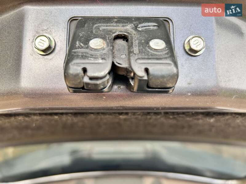 Хэтчбек Toyota Prius C 2012 в Кропивницком