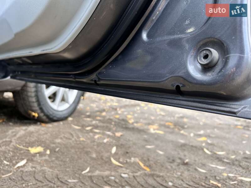Хэтчбек Toyota Prius C 2012 в Кропивницком