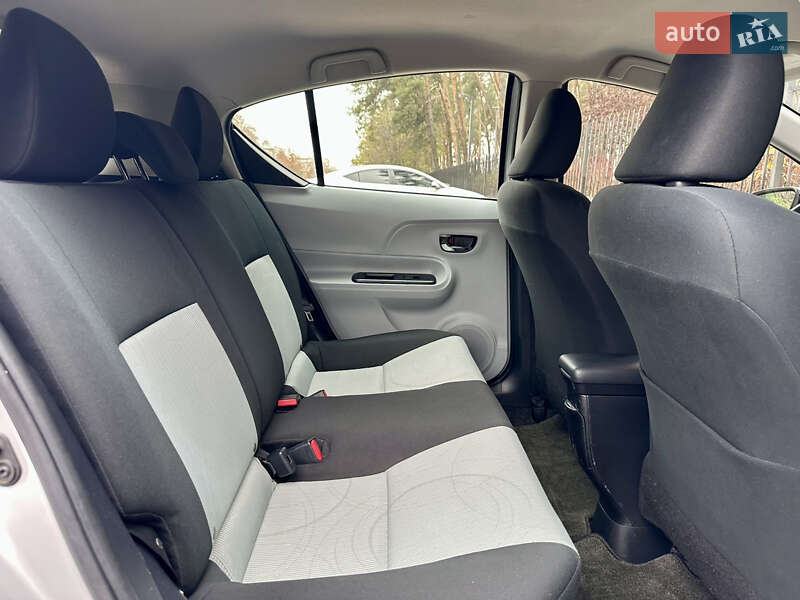 Хэтчбек Toyota Prius C 2014 в Киеве фото 32 Хэтчбек Toyota Prius C 2014 в Киеве