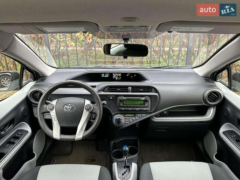 Хэтчбек Toyota Prius C 2014 в Киеве фото 41 Хэтчбек Toyota Prius C 2014 в Киеве