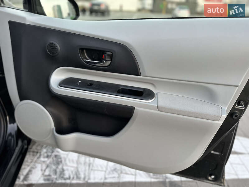 Хетчбек Toyota Prius C 2014 в Одесі фото 26 Хетчбек Toyota Prius C 2014 в Одесі