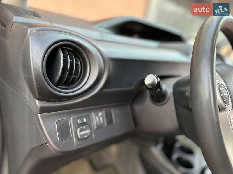 Хетчбек Toyota Prius C 2014 в Одесі фото 28 Хетчбек Toyota Prius C 2014 в Одесі