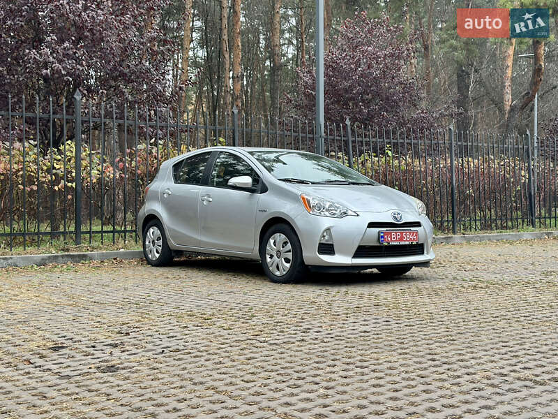 Хэтчбек Toyota Prius C 2014 в Киеве фото 7 Хэтчбек Toyota Prius C 2014 в Киеве