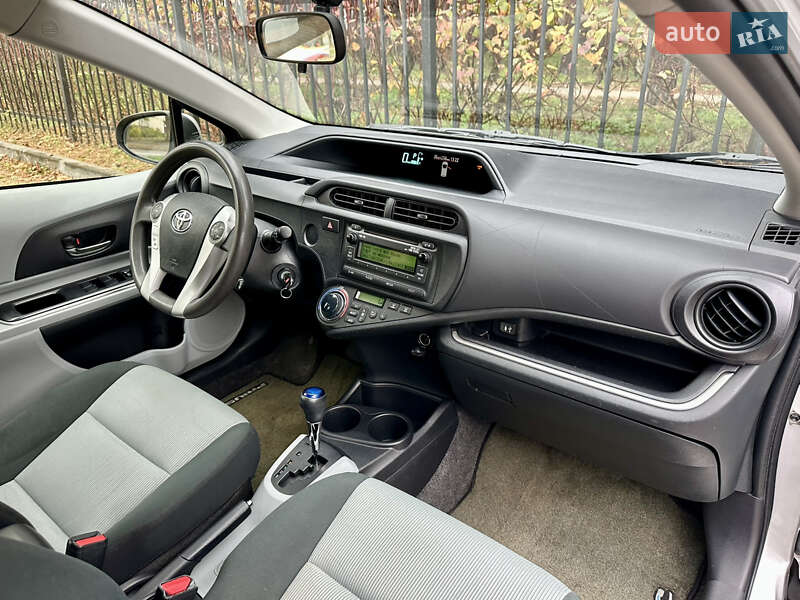 Хэтчбек Toyota Prius C 2014 в Киеве фото 37 Хэтчбек Toyota Prius C 2014 в Киеве