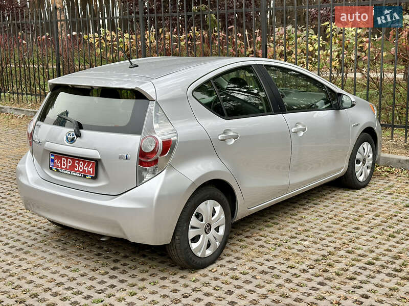 Хэтчбек Toyota Prius C 2014 в Киеве фото 61 Хэтчбек Toyota Prius C 2014 в Киеве