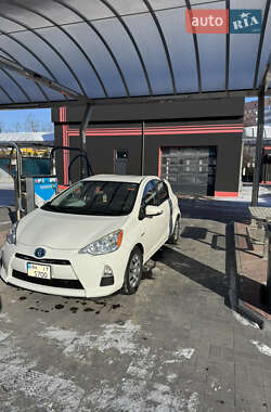 Хэтчбек Toyota Prius C 2014 в Ровно