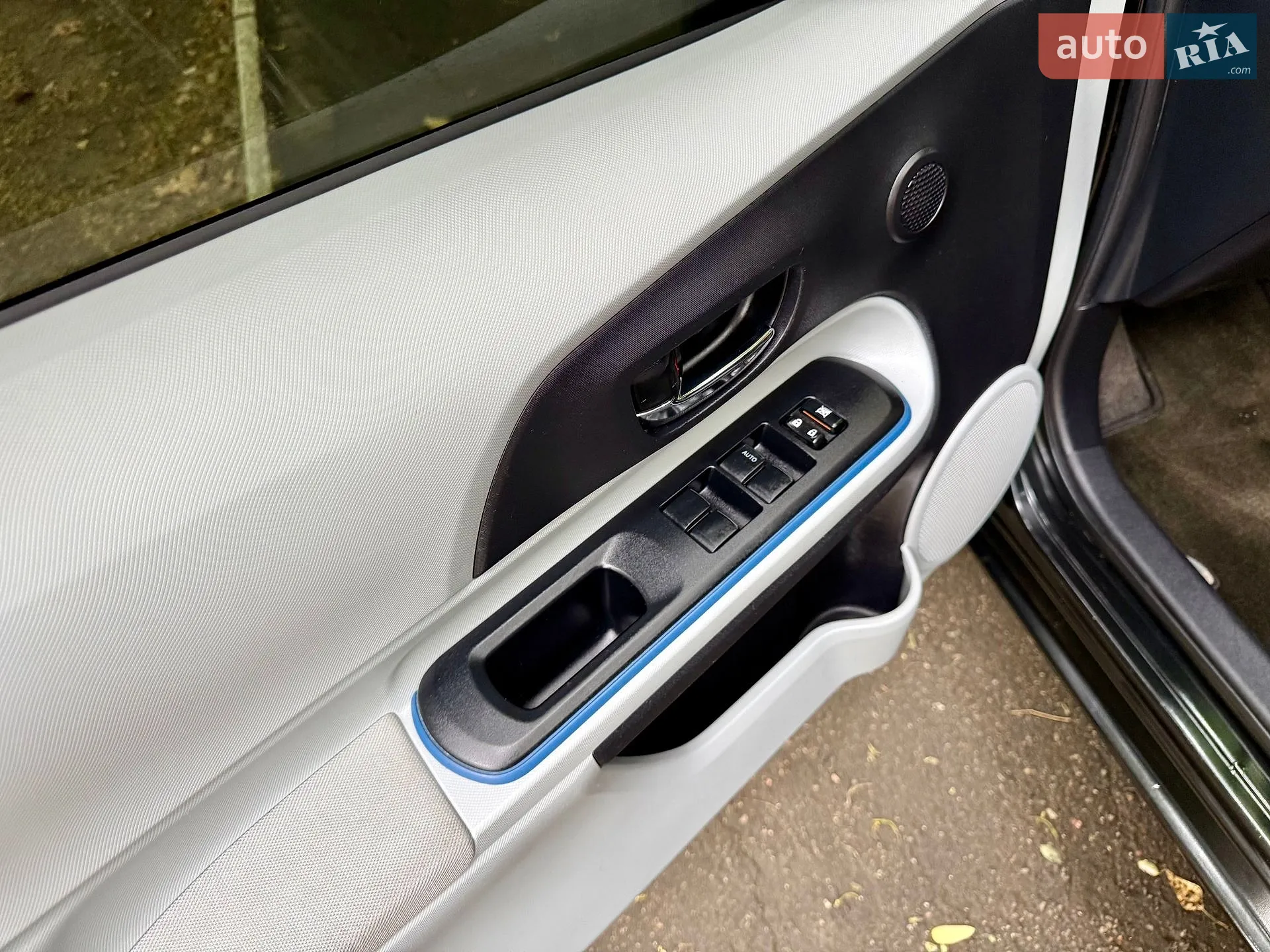 2014 Toyota Prius c - мініатюра 26
