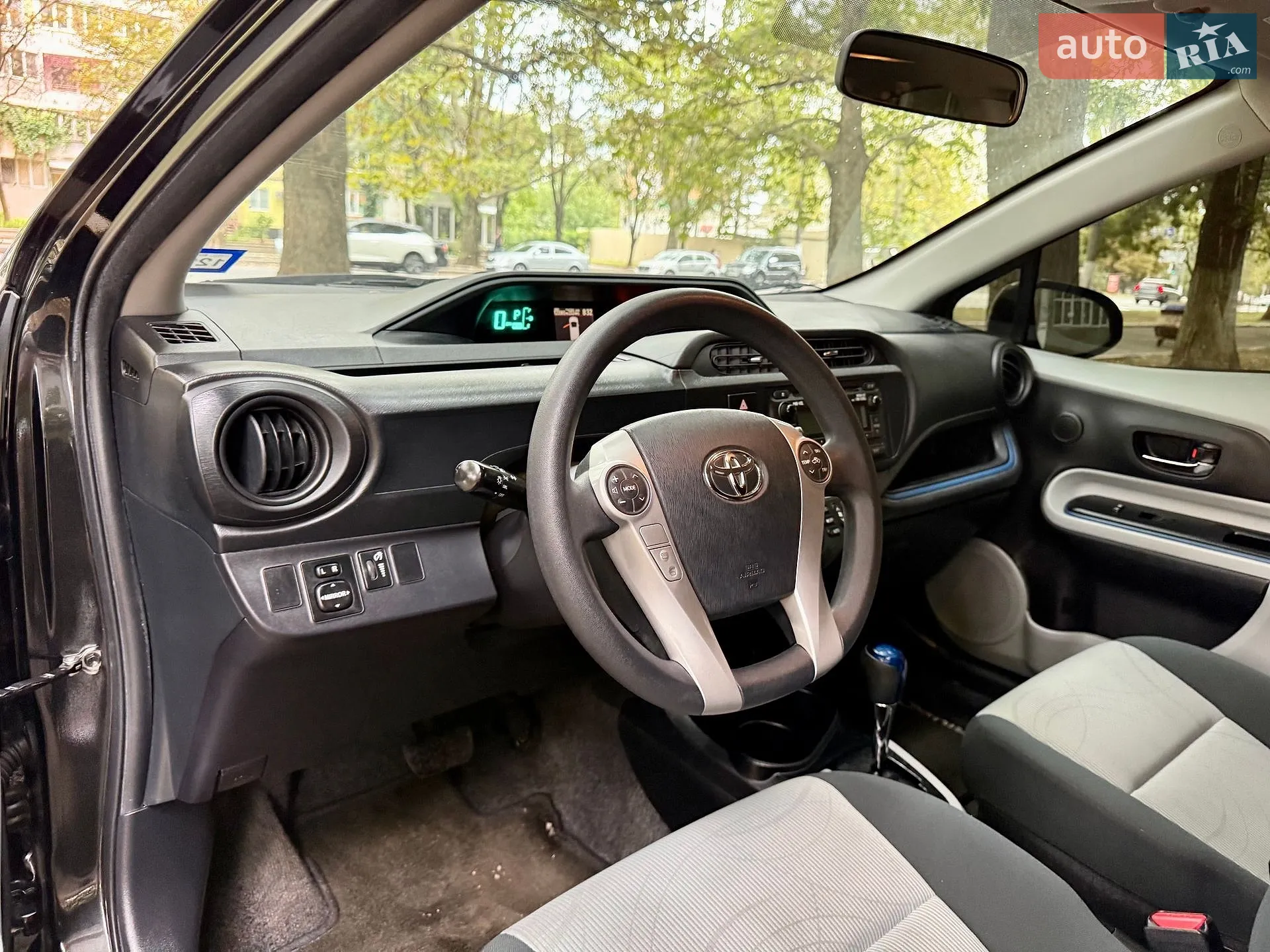 2014 Toyota Prius c - мініатюра 32