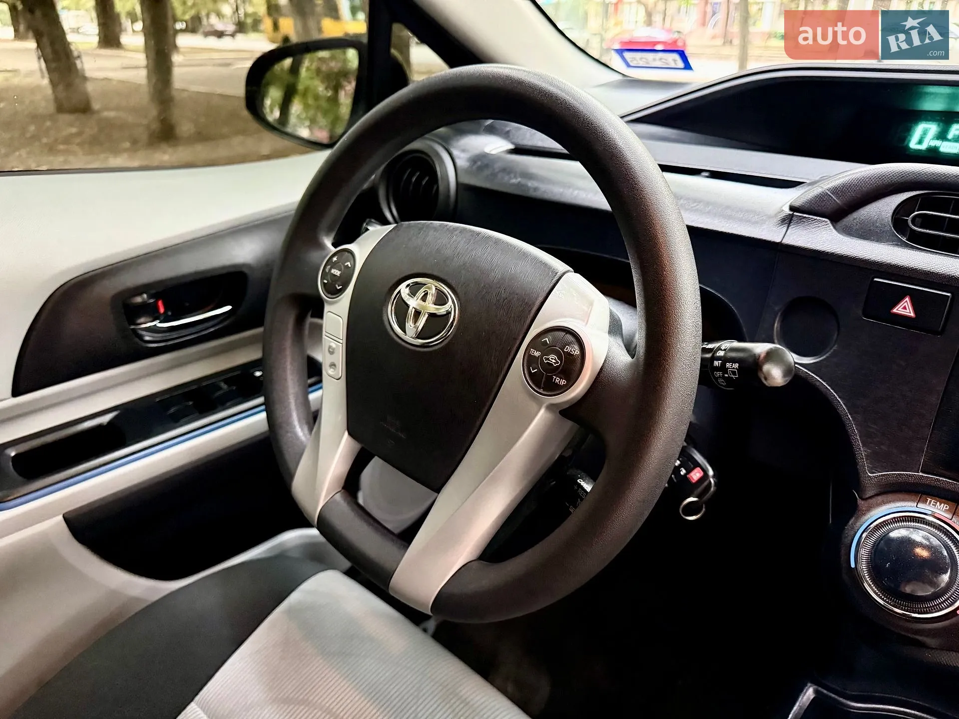 2014 Toyota Prius c - мініатюра 48