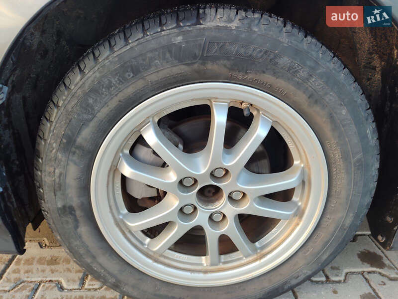 Хетчбек Toyota Prius Prime 2016 в Жовкві