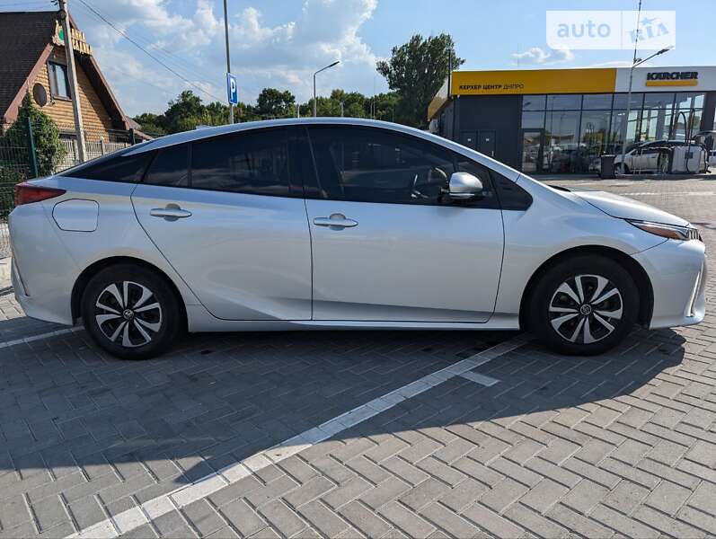 Хэтчбек Toyota Prius Prime 2019 в Днепре
