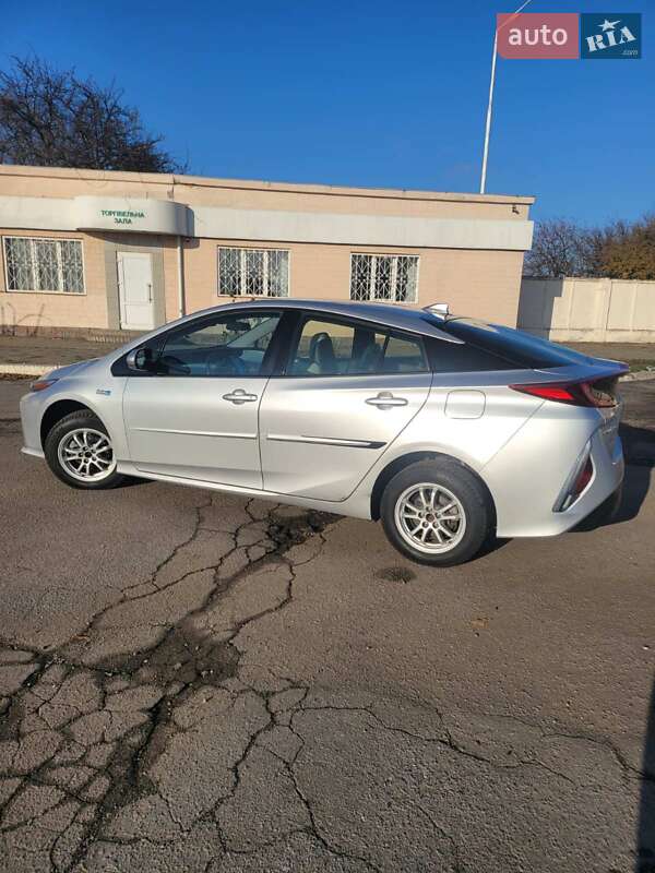 Хэтчбек Toyota Prius Prime 2018 в Полтаве