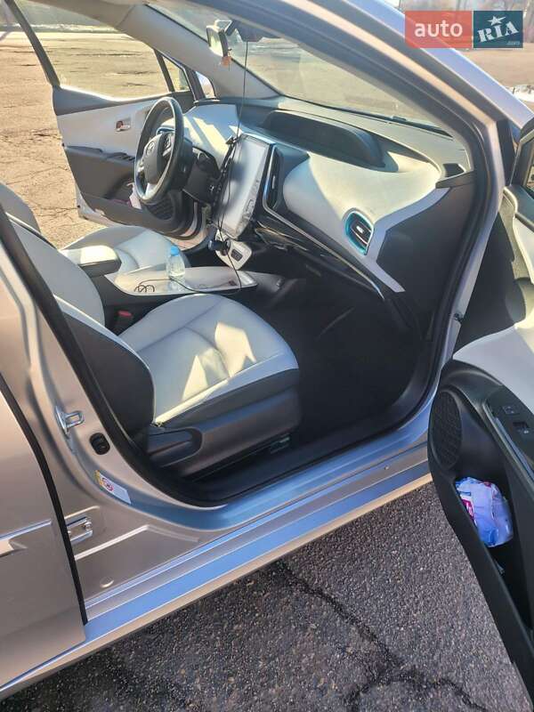 Хэтчбек Toyota Prius Prime 2018 в Полтаве