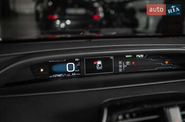 Хэтчбек Toyota Prius Prime 2017 в 