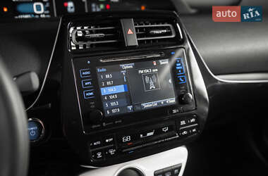 Хэтчбек Toyota Prius Prime 2017 в 