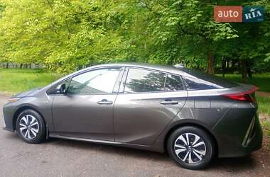 Хетчбек Toyota Prius Prime 2018 в 