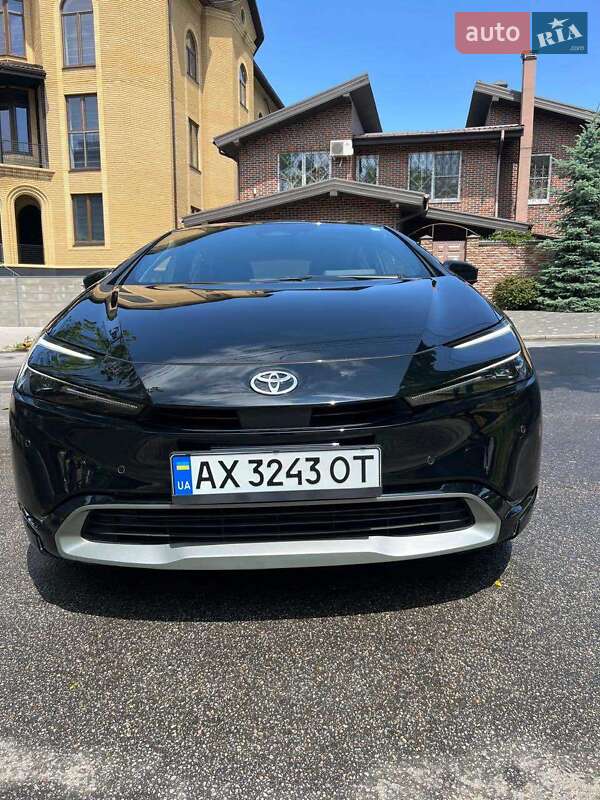 Хэтчбек Toyota Prius Prime 2023 в Киеве фото 10 Хэтчбек Toyota Prius Prime 2023 в Киеве