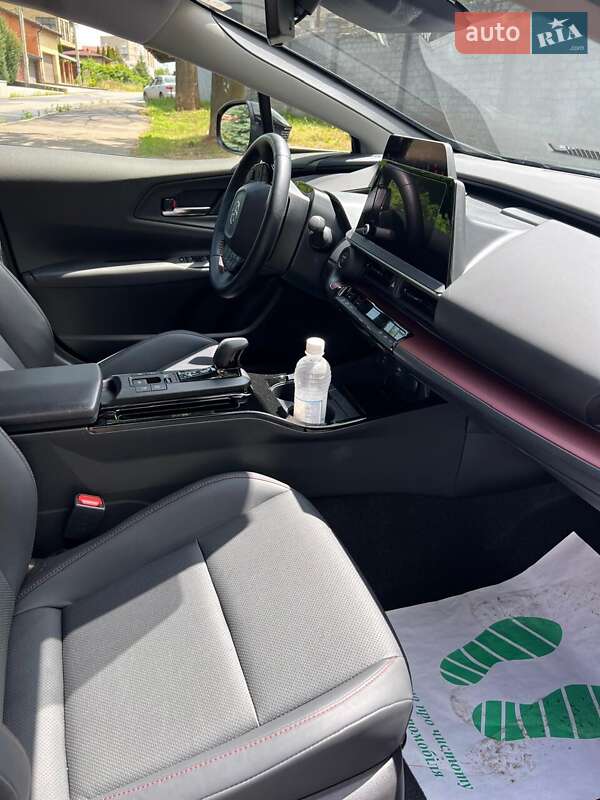 Хэтчбек Toyota Prius Prime 2023 в Киеве фото 15 Хэтчбек Toyota Prius Prime 2023 в Киеве