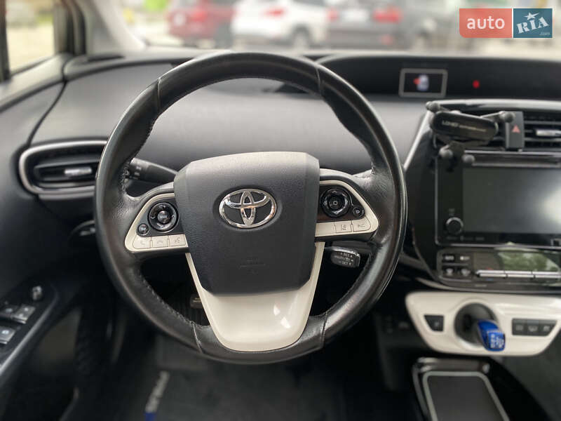 Хэтчбек Toyota Prius Prime 2017 в Киеве