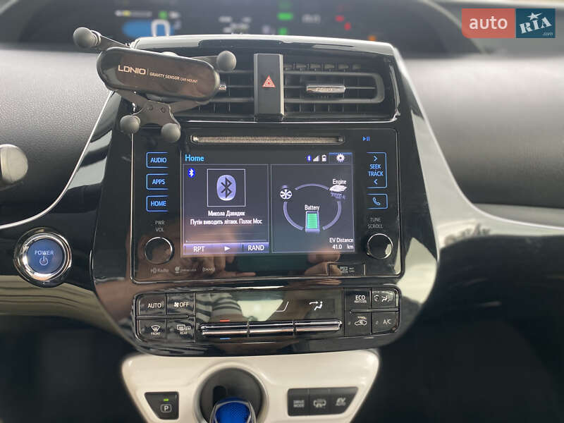 Хэтчбек Toyota Prius Prime 2017 в Киеве