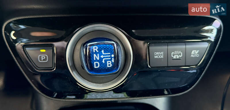 Хэтчбек Toyota Prius Prime 2021 в Киеве фото 11 Хэтчбек Toyota Prius Prime 2021 в Киеве