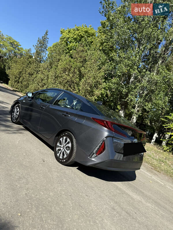 Хетчбек Toyota Prius Prime 2021 в Дніпрі фото 5 Хетчбек Toyota Prius Prime 2021 в Дніпрі
