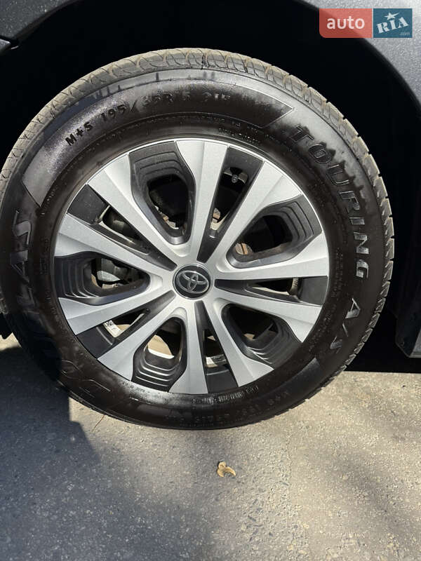 Хетчбек Toyota Prius Prime 2021 в Дніпрі фото 8 Хетчбек Toyota Prius Prime 2021 в Дніпрі