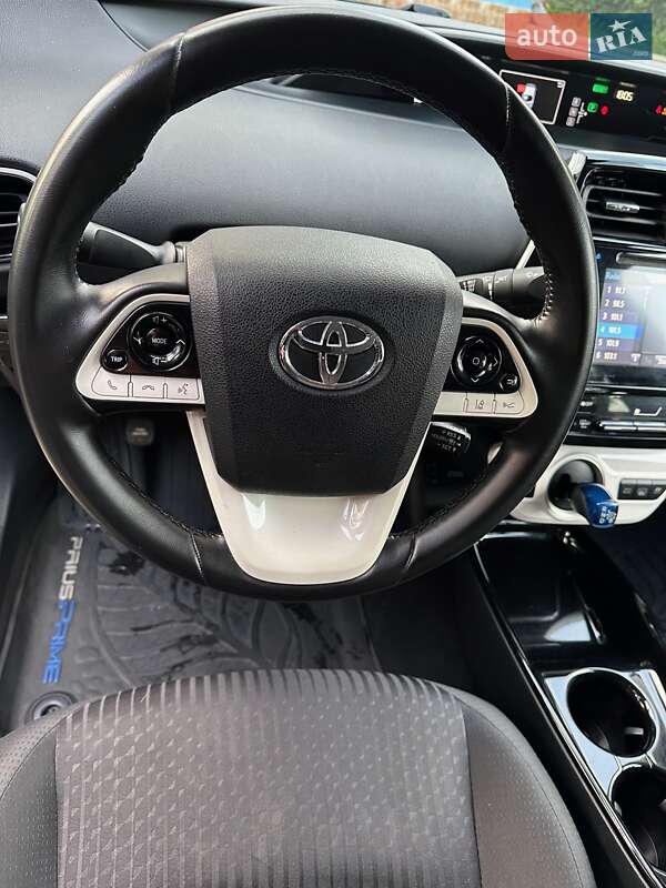Хэтчбек Toyota Prius Prime 2018 в Киеве фото 6 Хэтчбек Toyota Prius Prime 2018 в Киеве