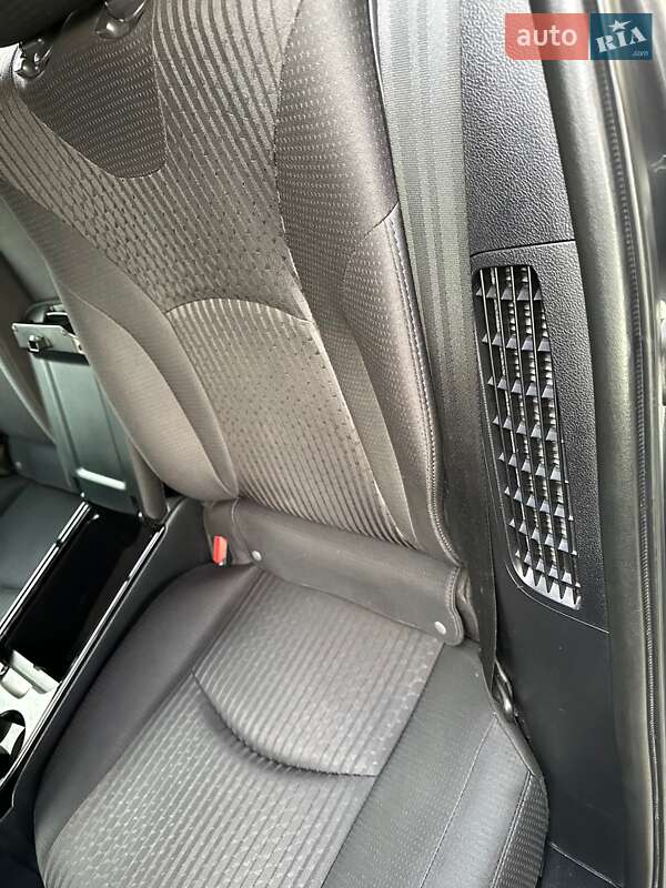 Хэтчбек Toyota Prius Prime 2018 в Киеве фото 13 Хэтчбек Toyota Prius Prime 2018 в Киеве