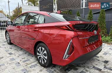 Хэтчбек Toyota Prius Prime 2019 в 