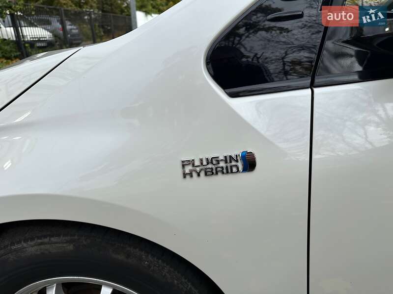 Хэтчбек Toyota Prius Prime 2019 в Киеве