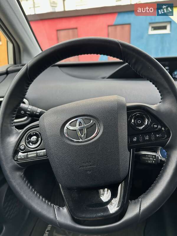 Хэтчбек Toyota Prius Prime 2019 в Киеве