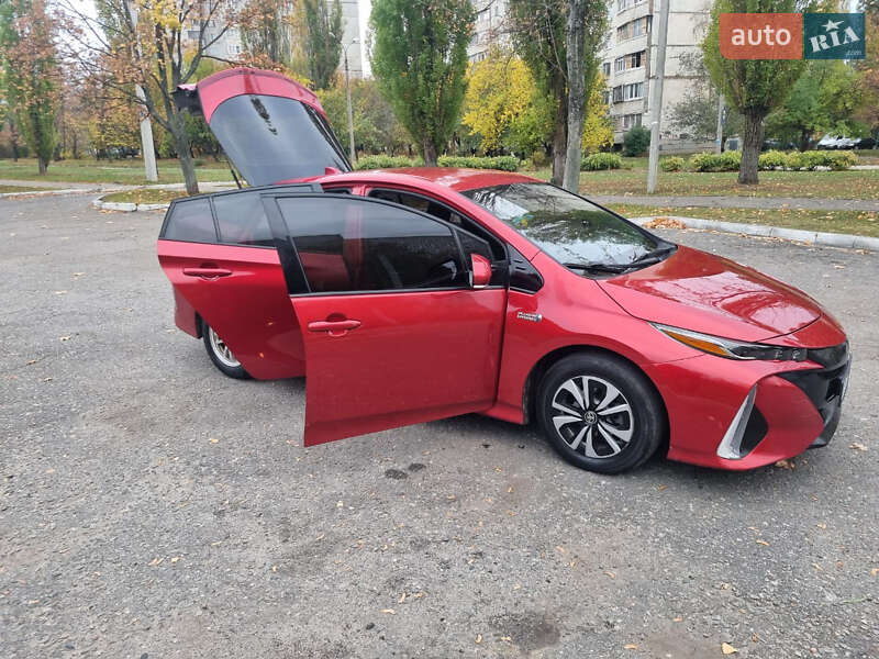 Хетчбек Toyota Prius Prime 2016 в Харкові