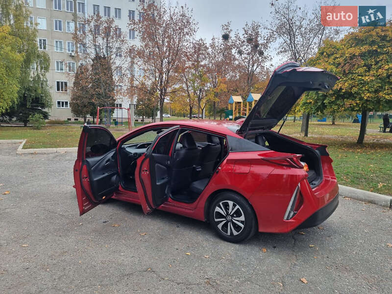 Хетчбек Toyota Prius Prime 2016 в Харкові