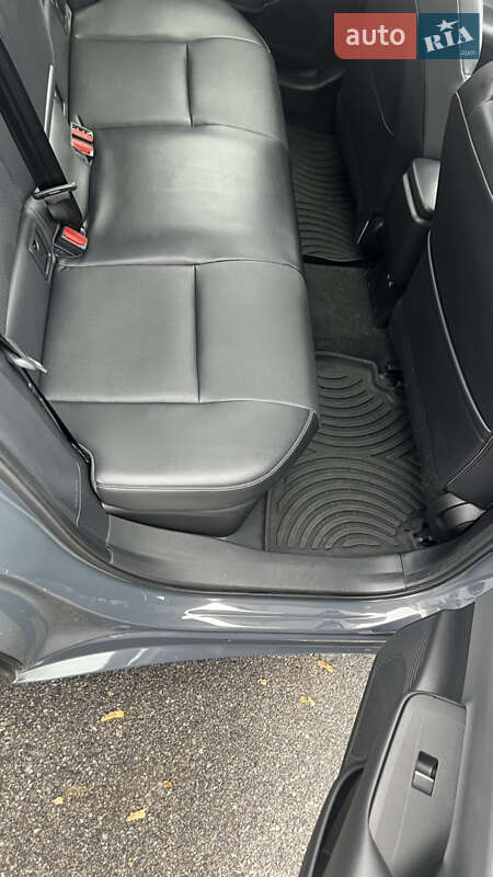 Хэтчбек Toyota Prius Prime 2023 в Днепре фото 12 Хэтчбек Toyota Prius Prime 2023 в Днепре