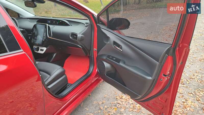 Хэтчбек Toyota Prius Prime 2016 в Харькове фото 40 Хэтчбек Toyota Prius Prime 2016 в Харькове