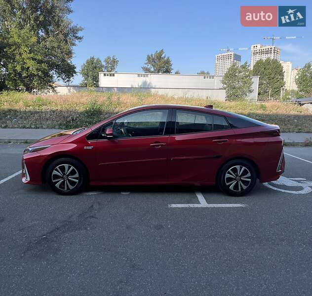 Хэтчбек Toyota Prius Prime 2017 в Киеве фото 7 Хэтчбек Toyota Prius Prime 2017 в Киеве