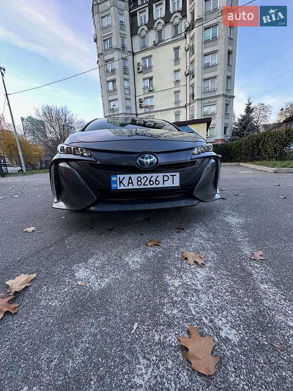 Хэтчбек Toyota Prius Prime 2019 в Киеве фото 3 Хэтчбек Toyota Prius Prime 2019 в Киеве