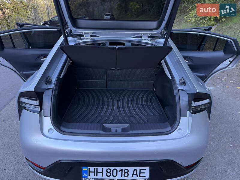 Хэтчбек Toyota Prius Prime 2024 в Одессе