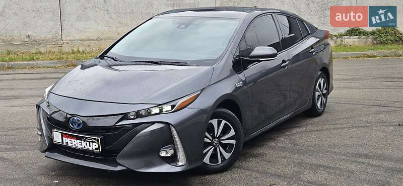 Хэтчбек Toyota Prius Prime 2018 в Киеве