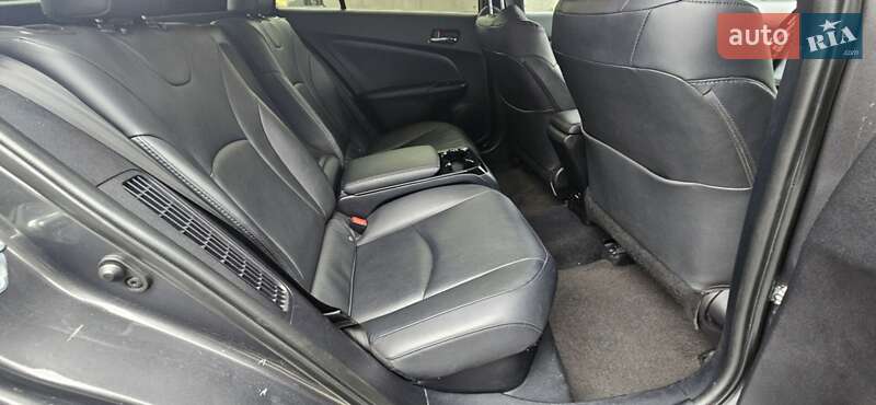 Хэтчбек Toyota Prius Prime 2018 в Киеве