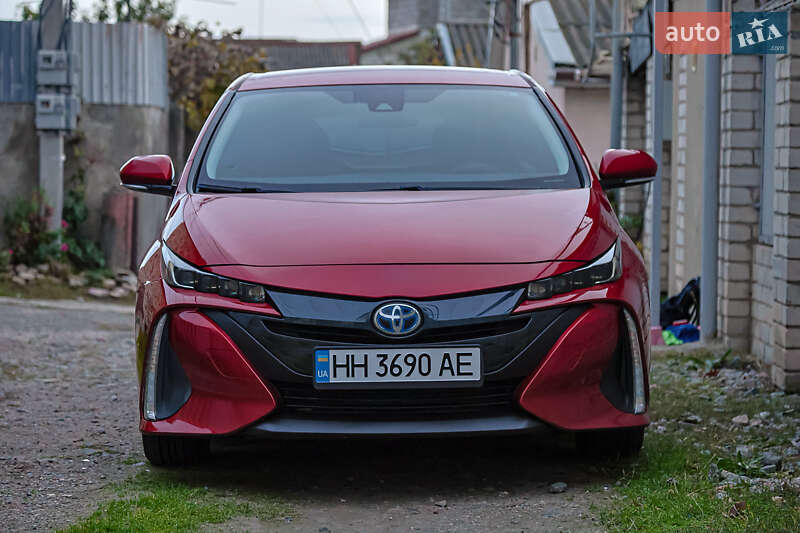 Хэтчбек Toyota Prius Prime 2017 в Одессе фото 2 Хэтчбек Toyota Prius Prime 2017 в Одессе