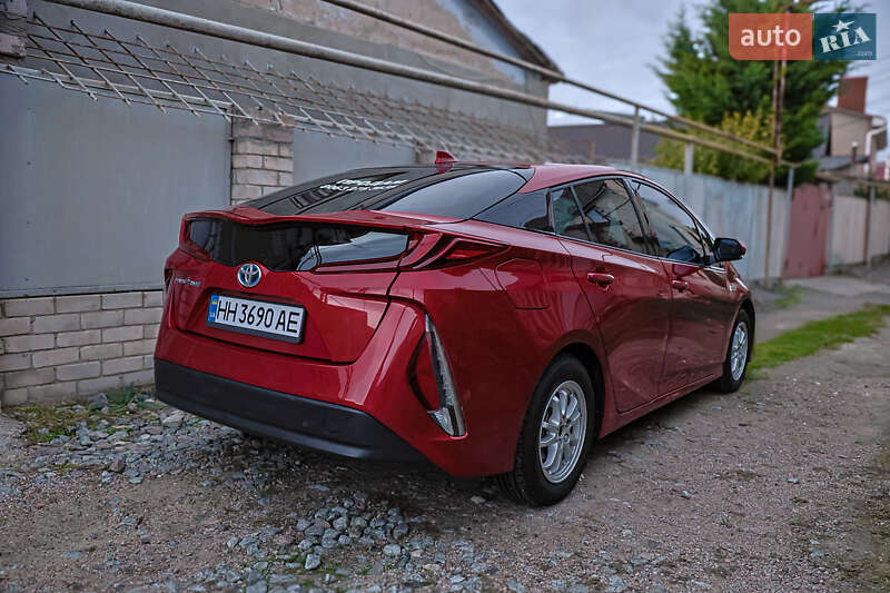 Хэтчбек Toyota Prius Prime 2017 в Одессе фото 7 Хэтчбек Toyota Prius Prime 2017 в Одессе